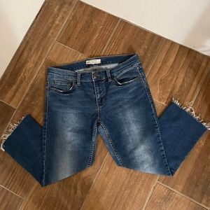 Free People Capri Jeans w/ Raw Edge Hem Size: W 27
